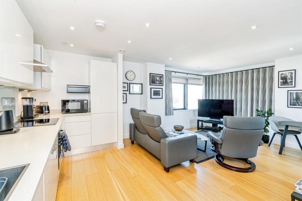 Apartment in Southampton - View 2