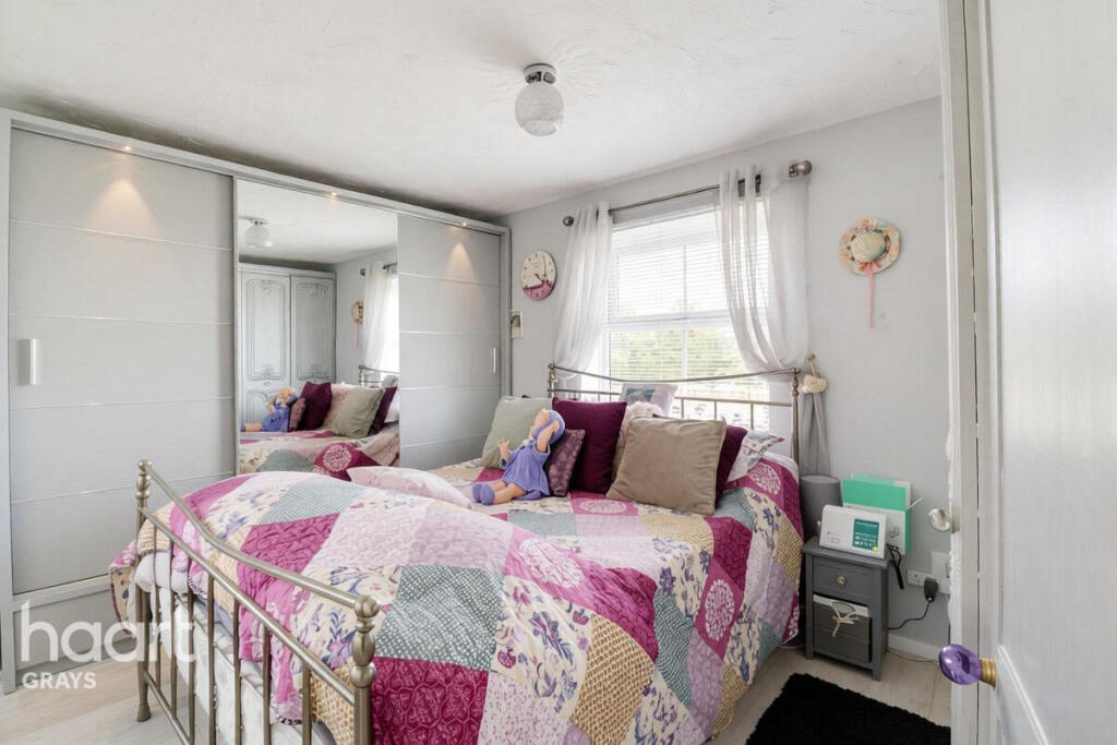 House in Romford - More