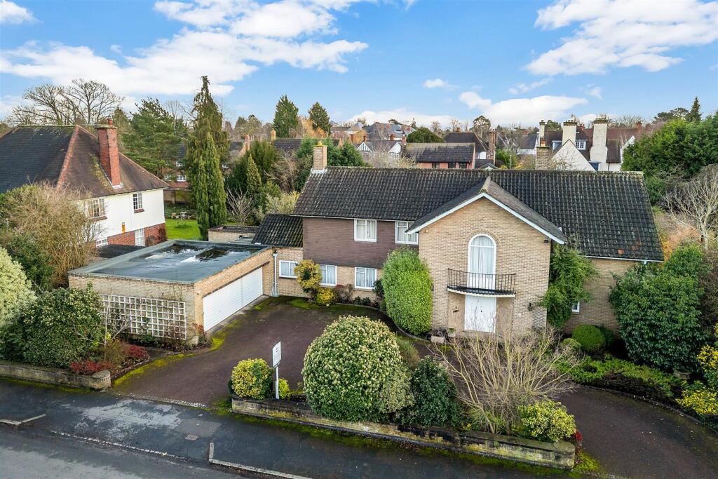 4-bed detached on Southernhay Road, Stoneygate, £875,000