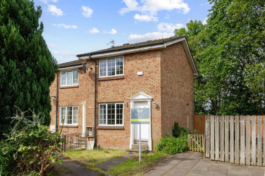 Main image of property: 31 Ewing Drive, Falkirk, FK2 7LT