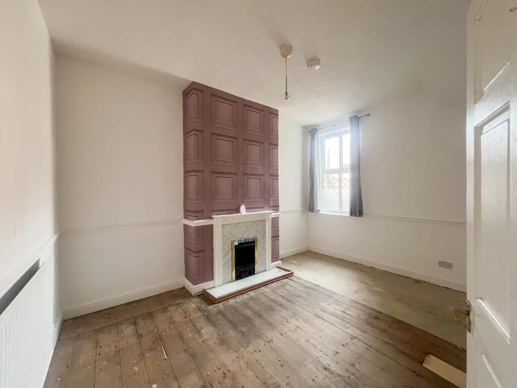 House in Hull - View 5