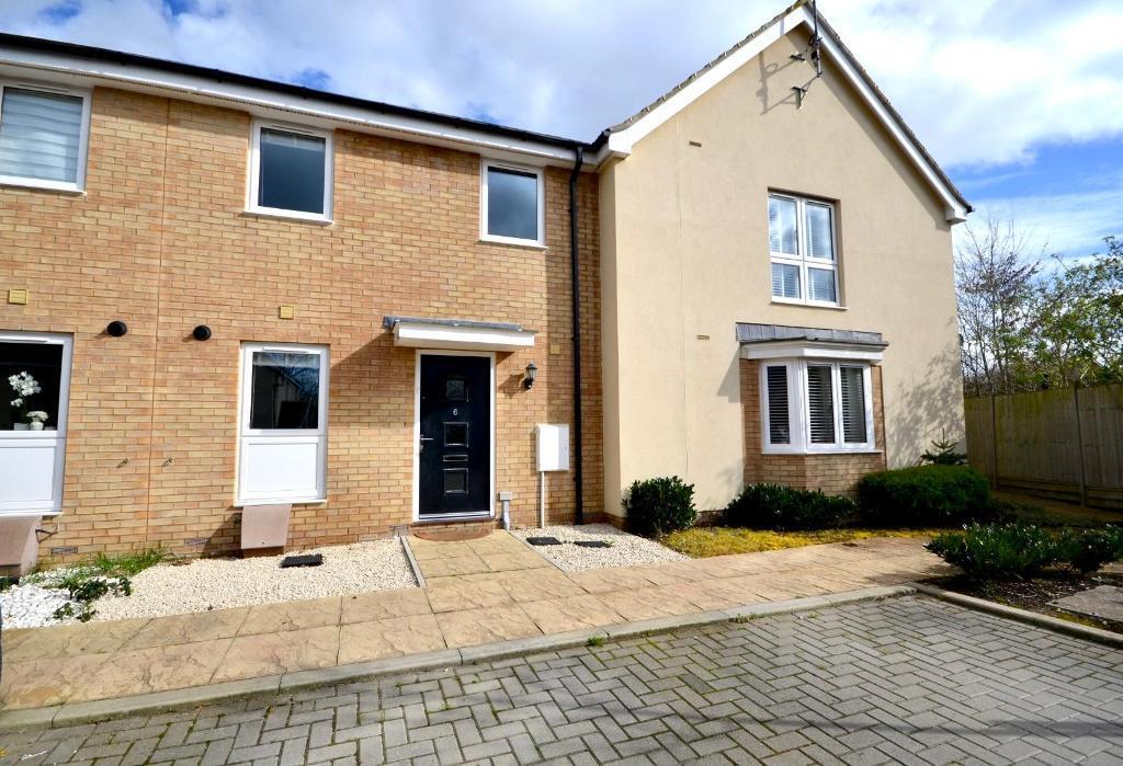 Main image of property: Abigar Close, Whitehouse, Milton Keynes, Buckinghamshire, MK8 1EN
