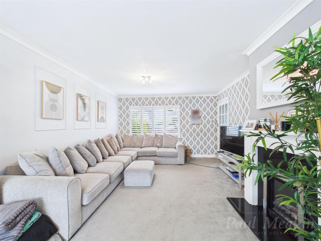 House in Croydon - View 3