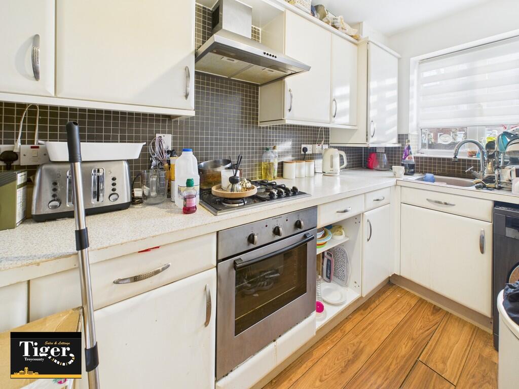 Maple Leaf Close, Ingol - View 3