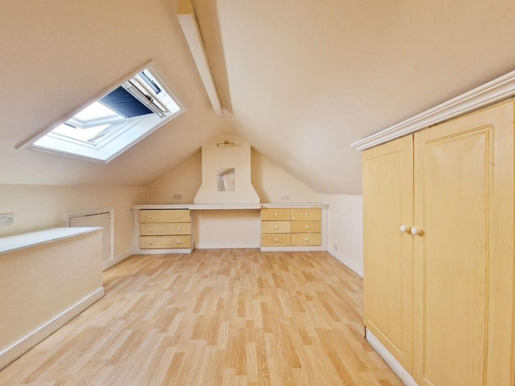Main image of property: West Road, Romford, London, RM7
