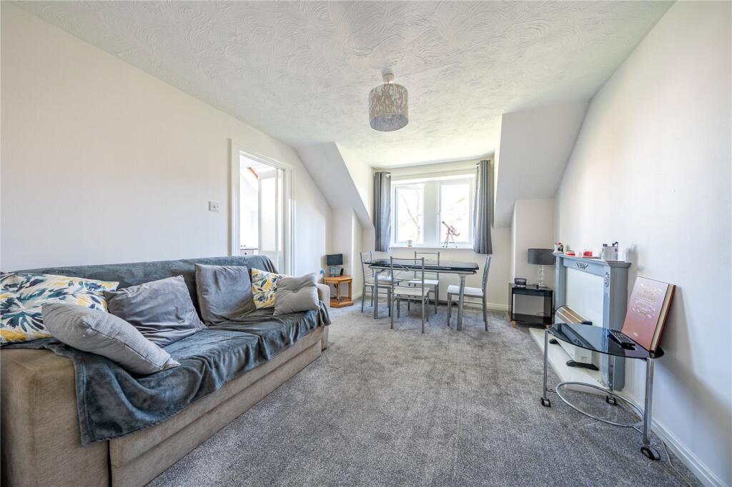 Apartment in Leeds, Park Villas, Roundhay - View 2