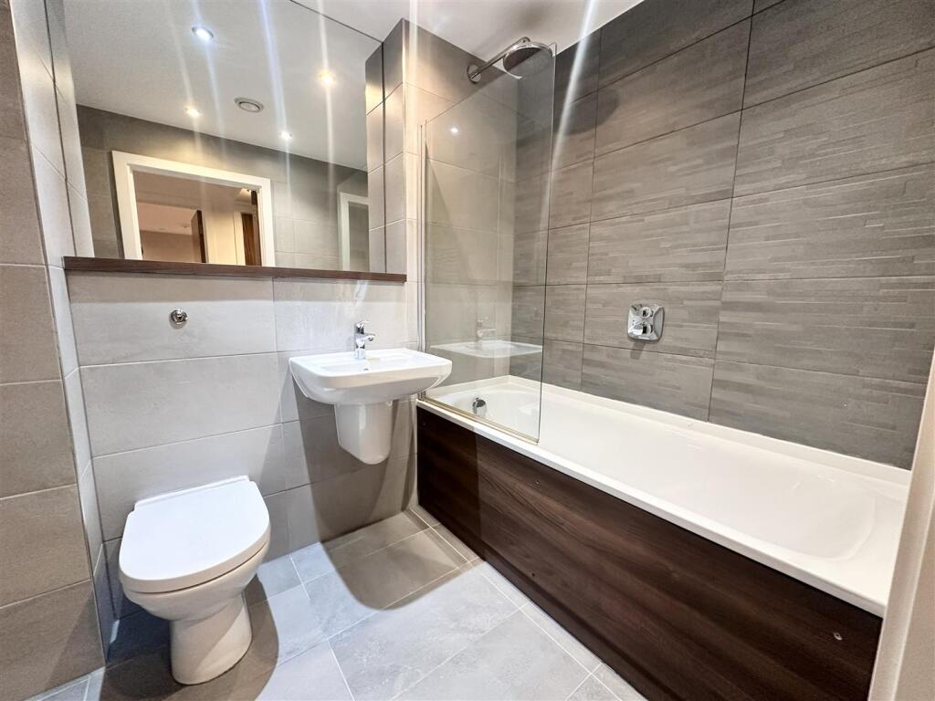 1 Cambridge Street, Manchester photo 4