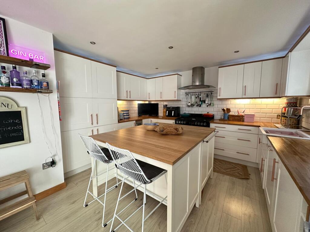 Longwood Close, Plymouth, Devon photo 4