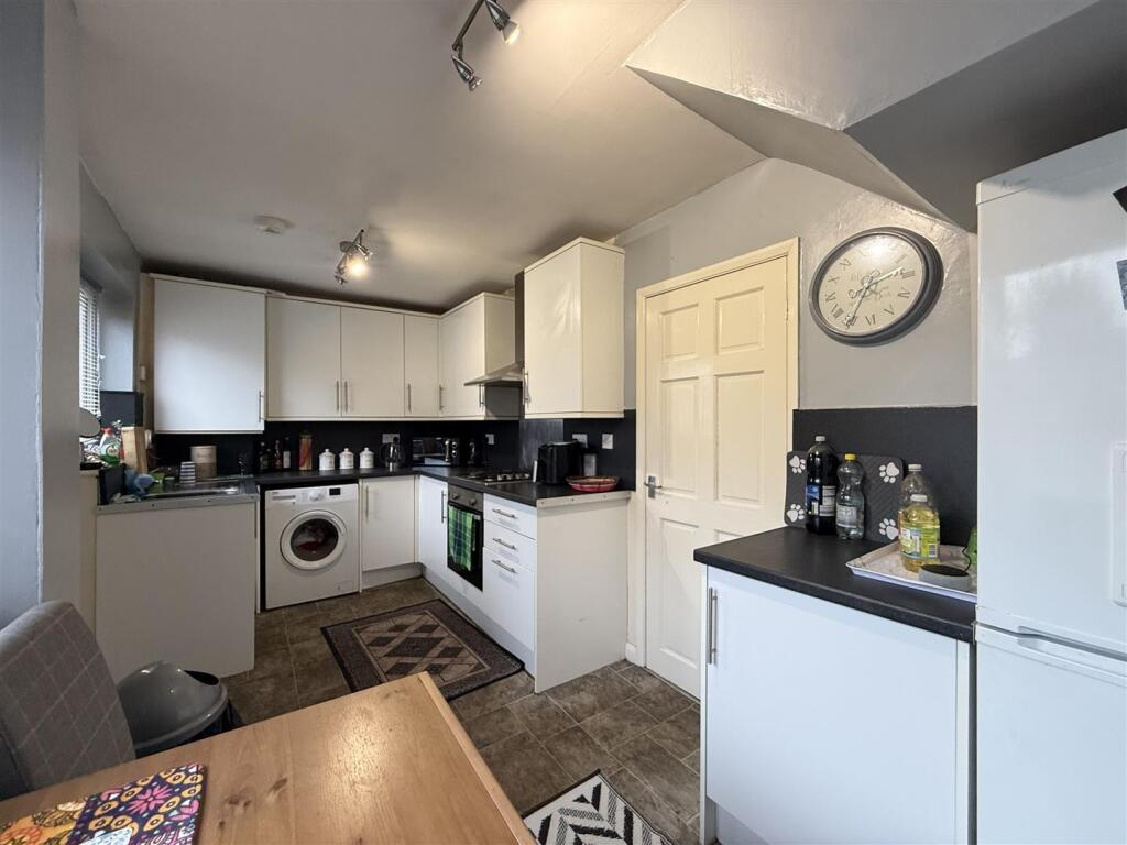 Crantock Drive, Stalybridge photo 3