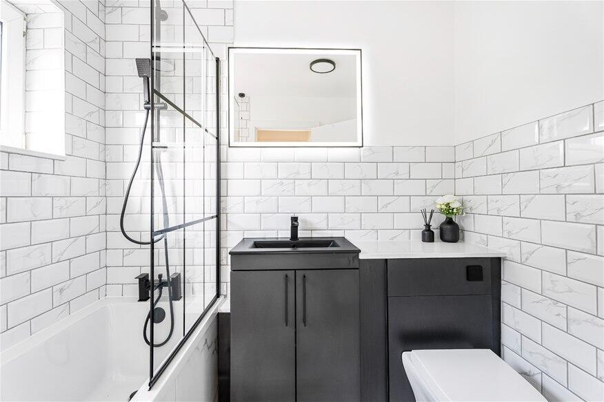 Apartment in St Albans - More