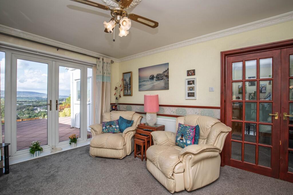 House in Newport - View 4