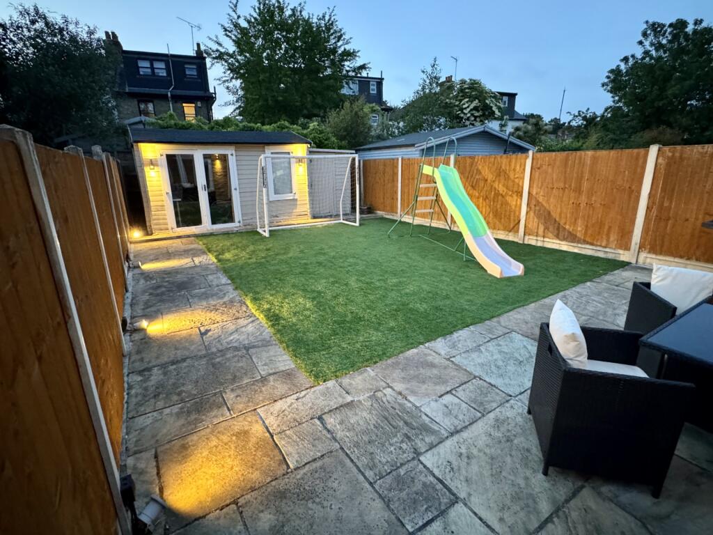 St. Lawrence Road, Upminster, RM14 photo 4