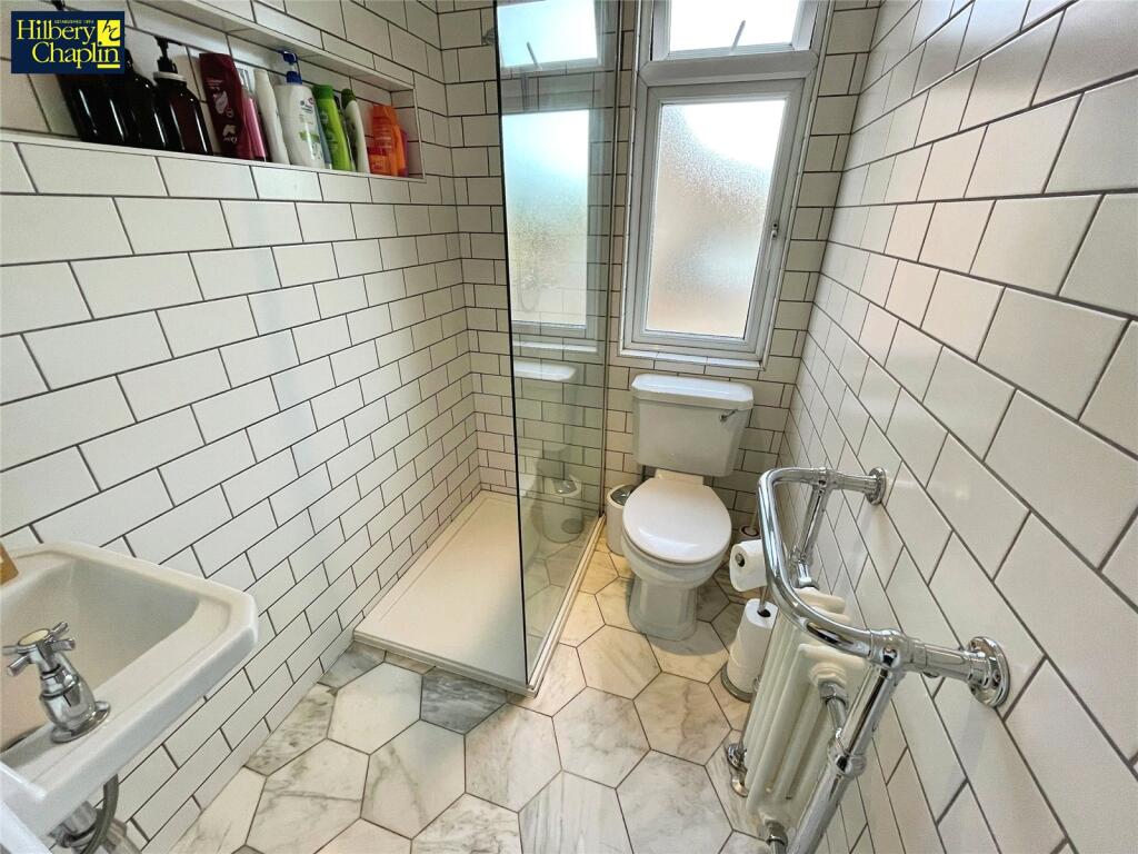House in Romford - More