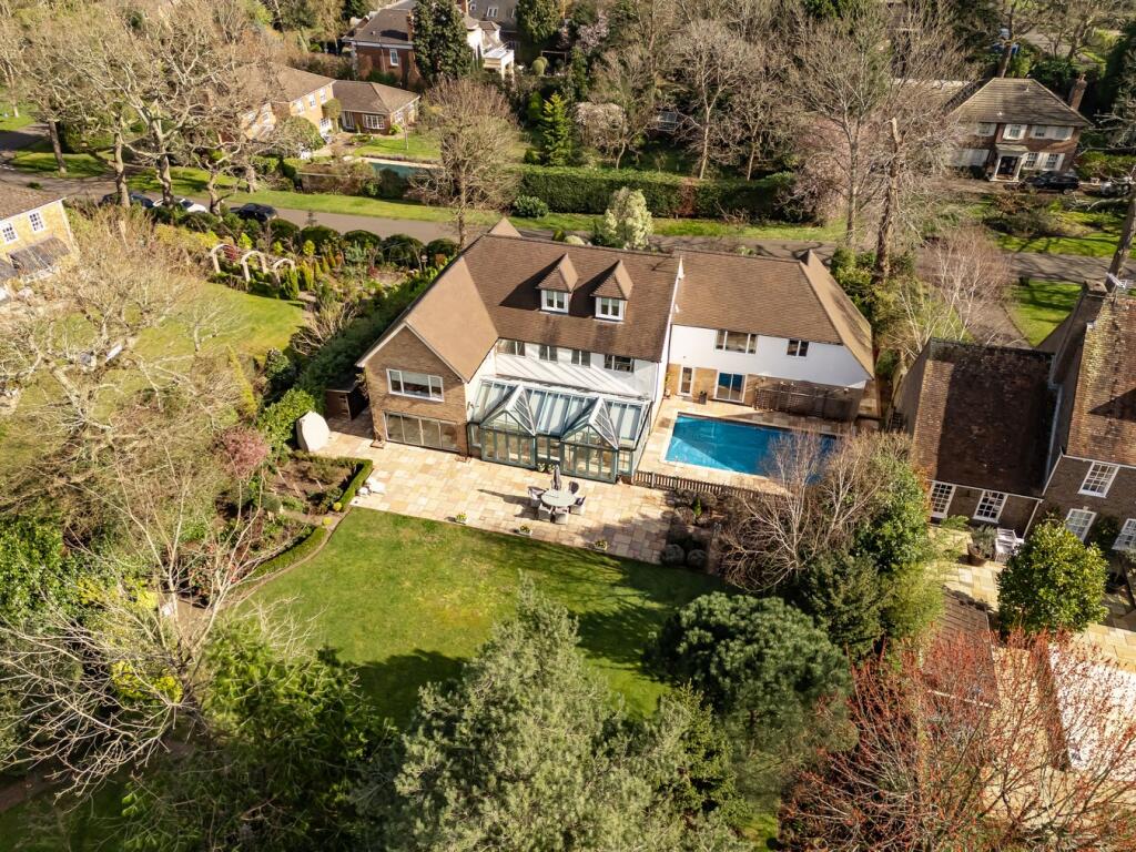 Patmore Lane, Hersham, Walton-on-Thames, KT12 photo 2