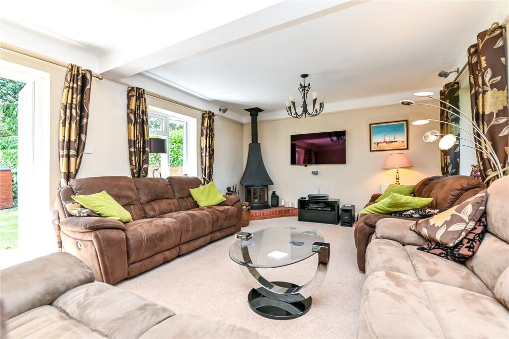House in New Forest, Ashley, New Milton - More
