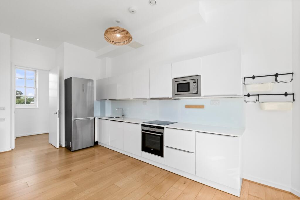 Apartment in London - View 5