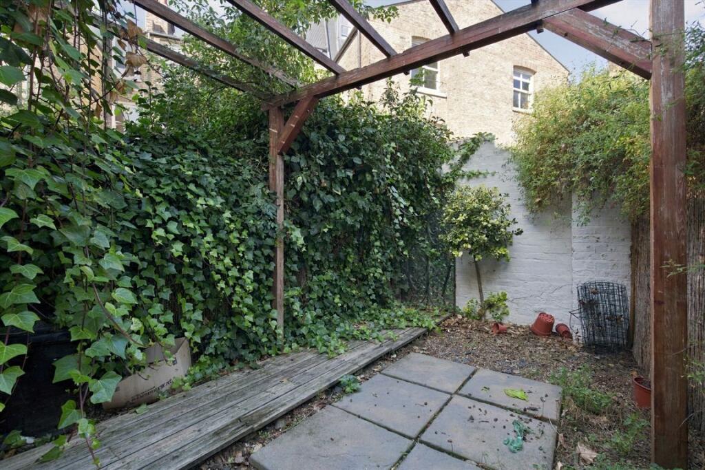House in London - View 4