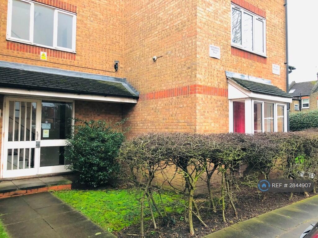 Main image of property: Greenacre Gardens, London, E17