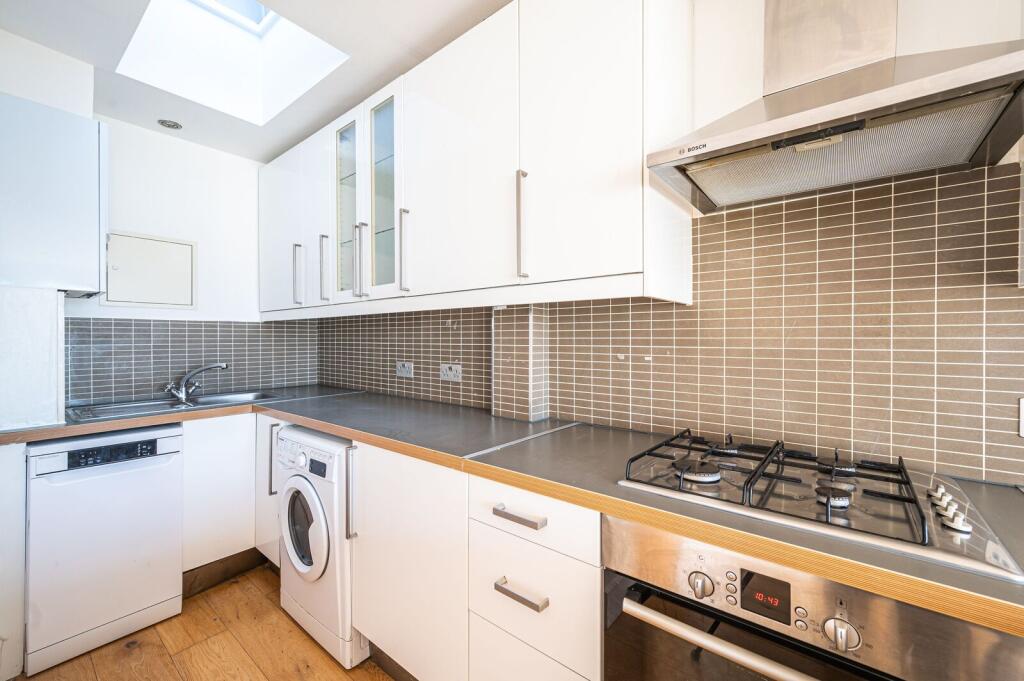 Apartment in London - More
