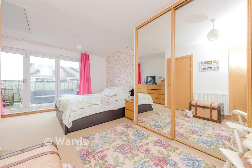 House in Dartford - More