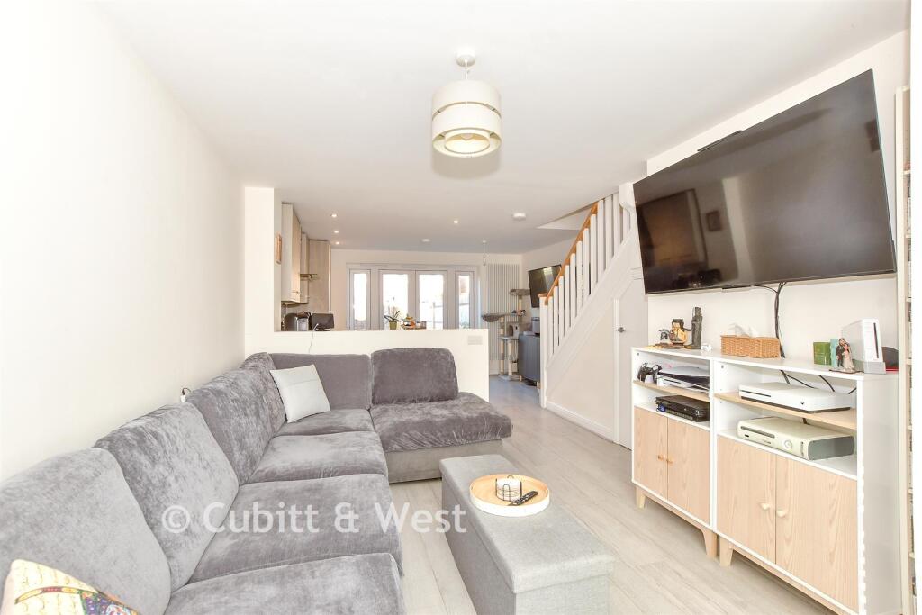 House in Chichester, Oving - More