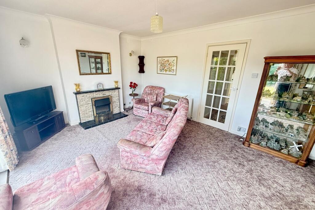 Edgehill Close, Worthing, West Sussex, BN13 2EX photo 3