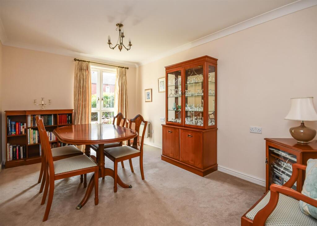 Apartment in South Staffordshire, Wombourne - View 4