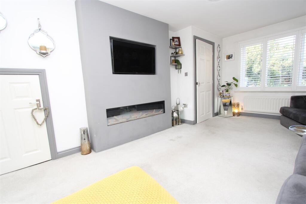 House in Bradford, West Yorkshire - View 3