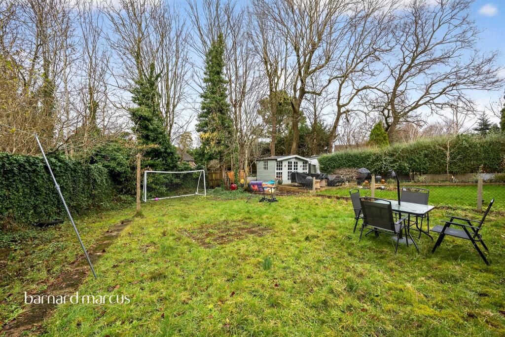 Shawley Crescent, Epsom photo 4