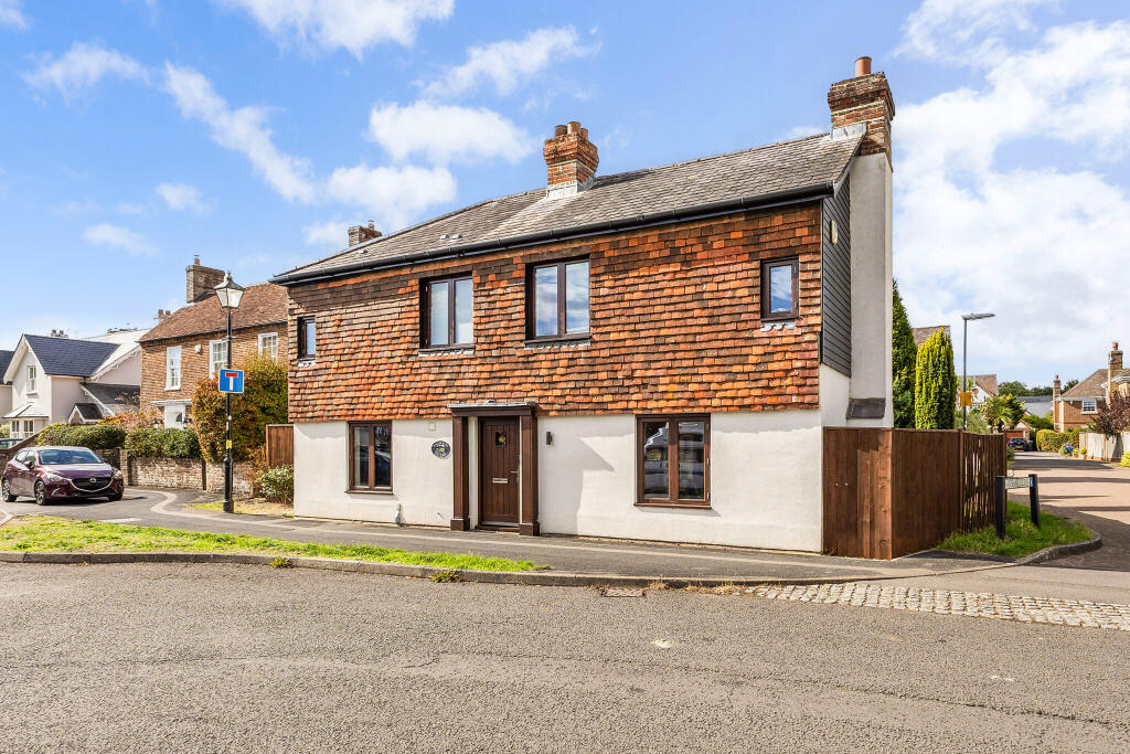 Main image of property: The Butts, Alton, GU34