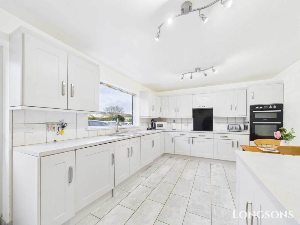 Surlingham Drive, Swaffham photo 3