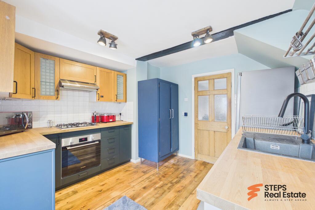 House in Croydon - View 5