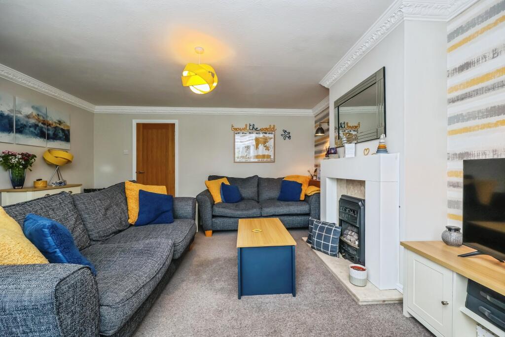 House in Nottingham, Bilborough - View 2