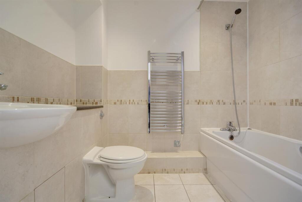Apartment in Huntingdonshire, Huntingdon - View 5