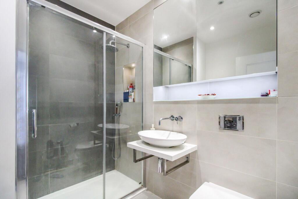 House in Reading, Green Park Village, Southcote - View 5
