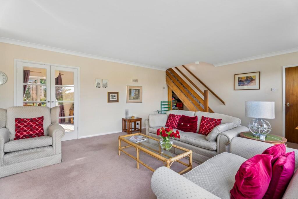 House in Hemel Hempstead, Chesham Bois - More