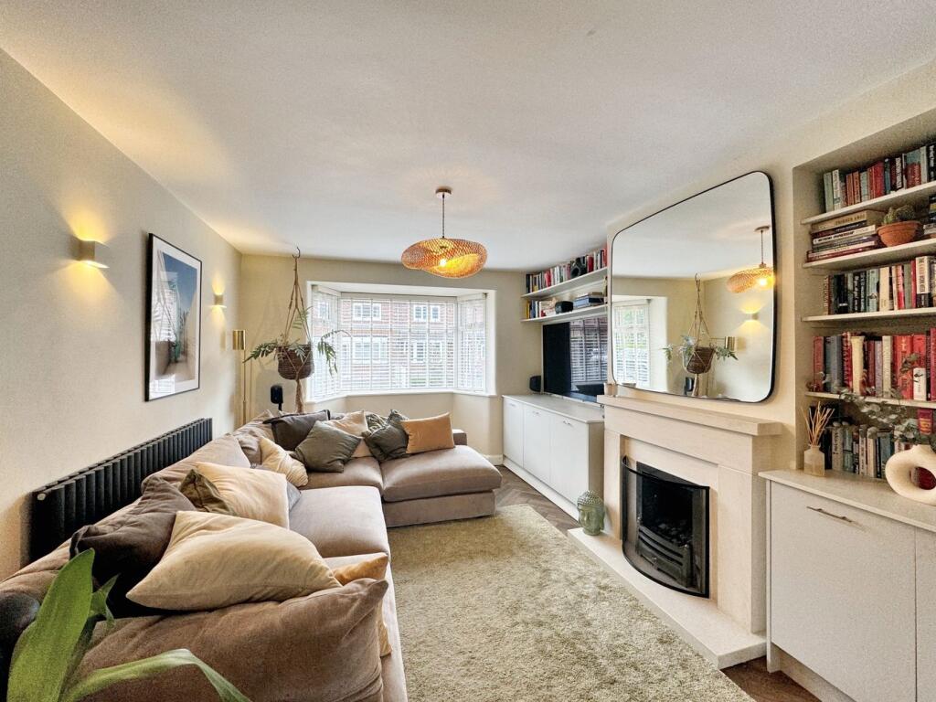 Welton Drive, Wilmslow, SK9 photo 2