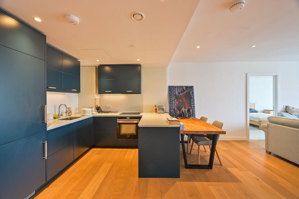 Apartment in London - View 5