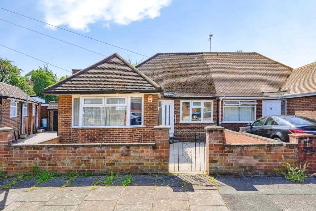 Main image of property: Abingdon Road, LUTON, Bedfordshire, LU4