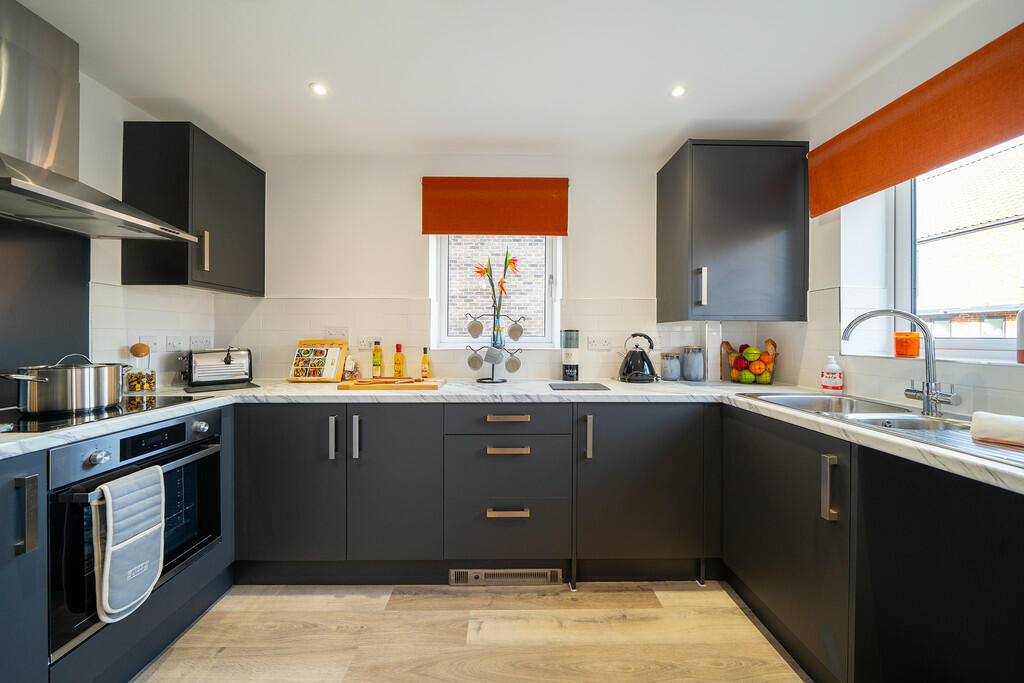 12 Holme Avenue photo 2