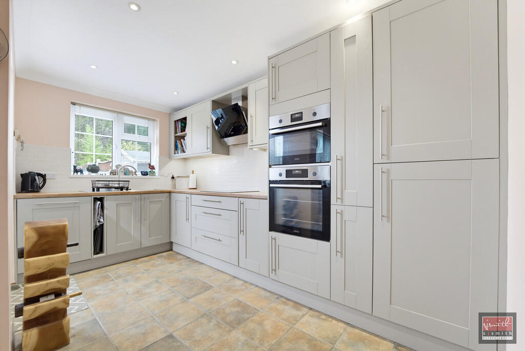House in Spelthorne, Surrey - View 5