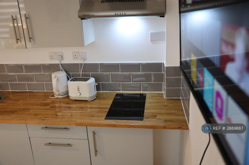 Studio flat for rent