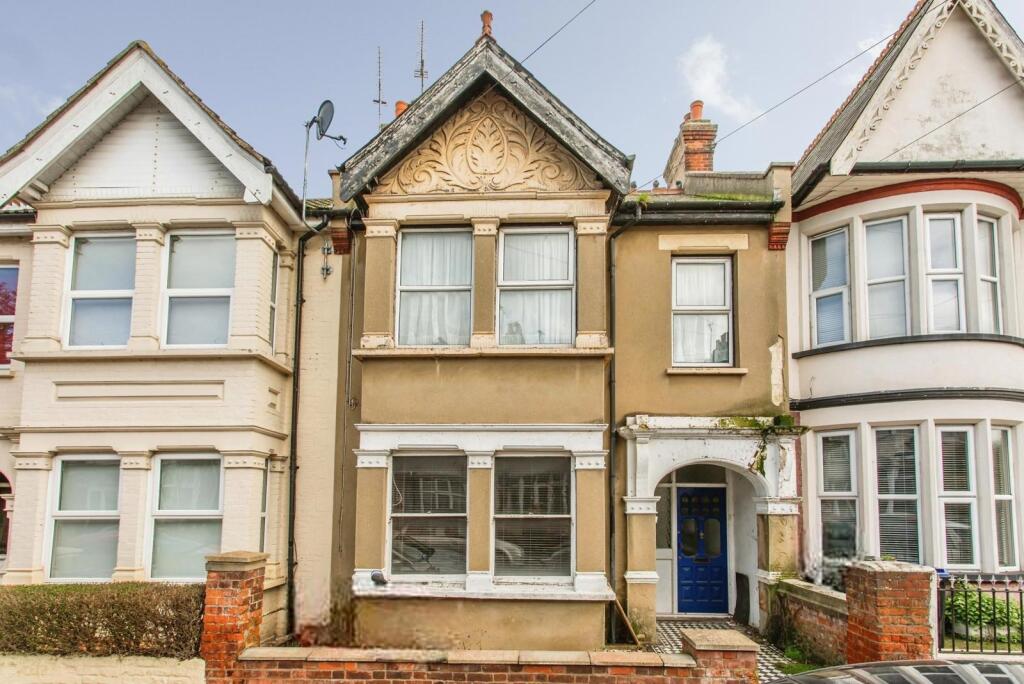 Main image of property: Ramuz Drive, Westcliff-on-Sea, Essex, SS0