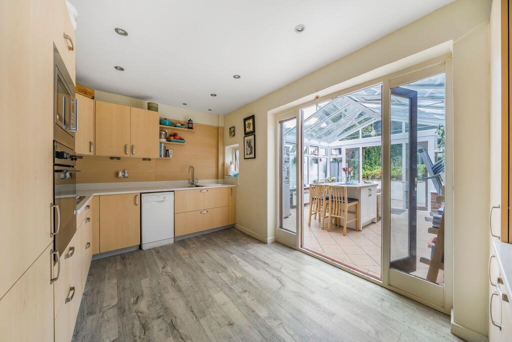 Shaftesbury Road, Wilton, SP2 photo 4