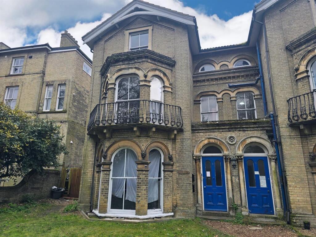 Main image of property: Yarmouth Road, Lowestoft