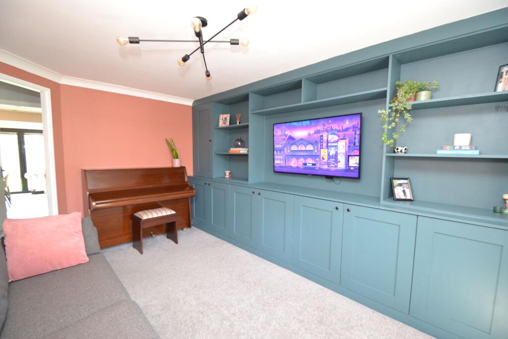 House in Bradford, Thackley, Idle - View 5