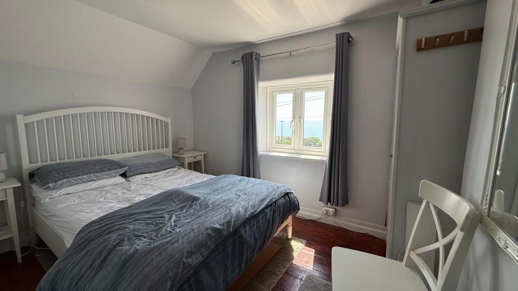 House in Ventnor, Bonchurch - More
