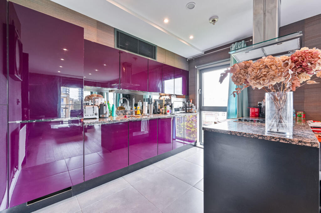 Apartment in London - View 2