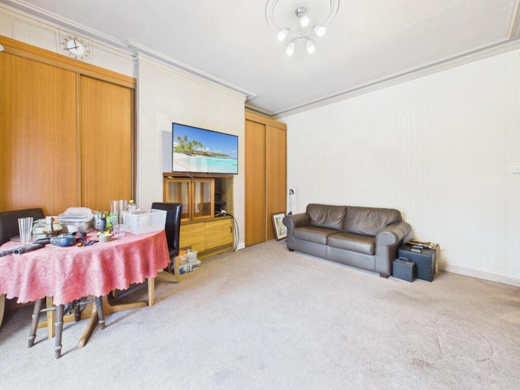 House in Bradford, West Yorkshire - View 4