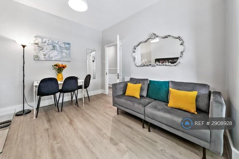 1 bedroom house share for rent